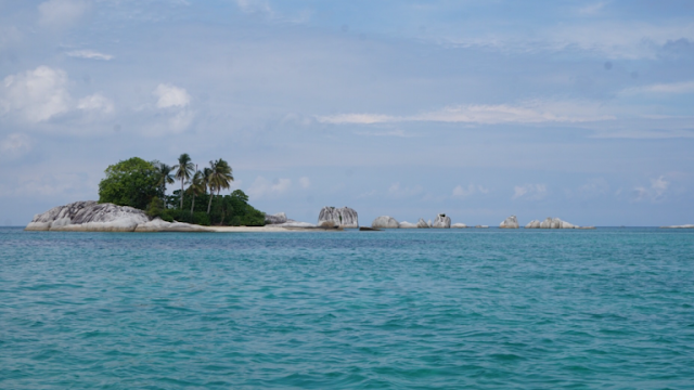 Islands Hopping at Belitung by Chichi Utami